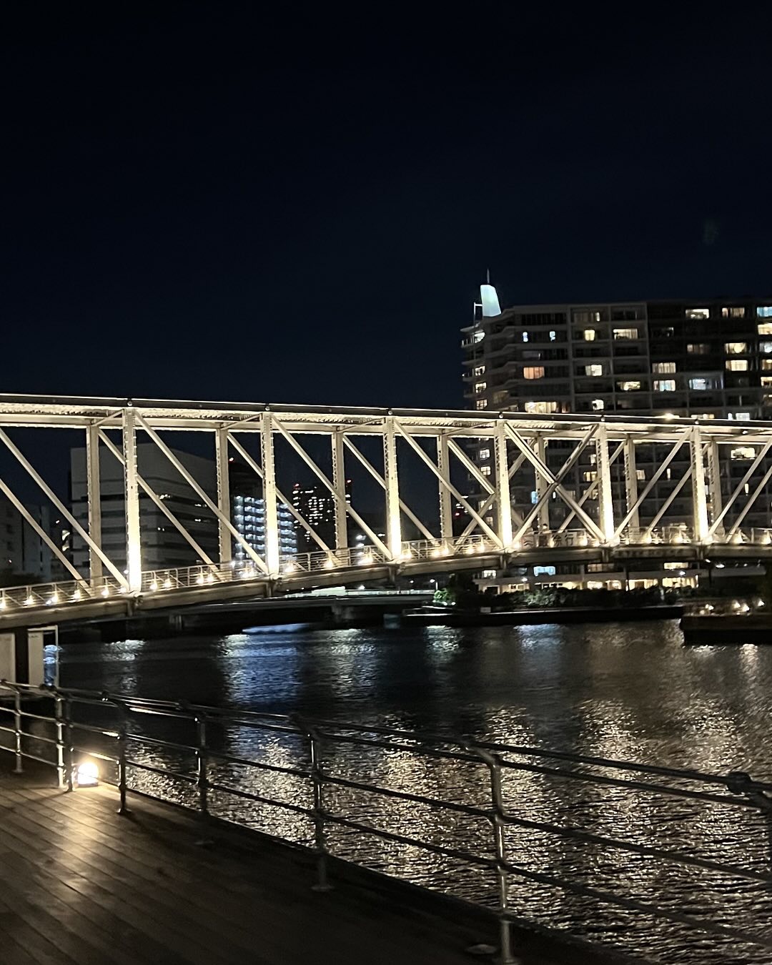 夜の運河に架かる橋（2025年投稿・改装前）